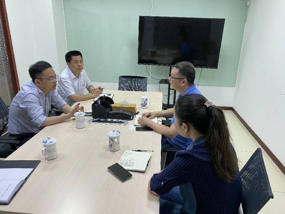 无锡市工信局领导来济南永丰智能农业解决方案有限公司科技开展“三联三解”活动